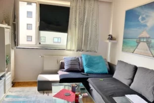 Sanierungsbedürftige 2-Zimmer-Wohnung mit Einzelgarage in Lehen