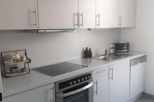 Schöne 2-Zimmer-Wohnung mit 2 Balkone in Sbg.-Josefiau