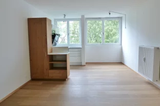 Modernisierte 2-Zimmer-Wohnung mit Einzelgarage in Parsch